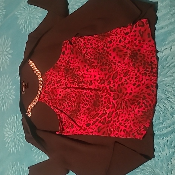 August silk knits black and red cheetah print long sleeve sweater.Size Large - Picture 3 of 3